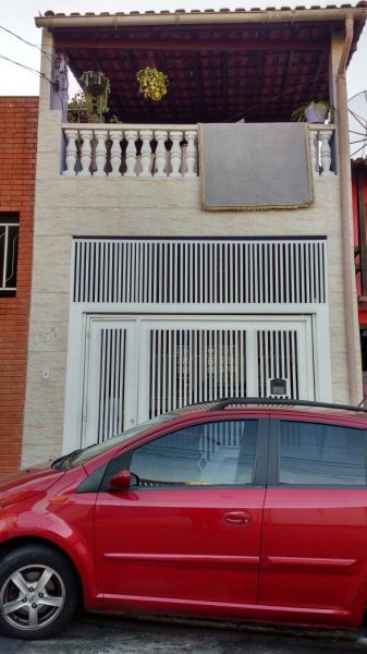 Vende-se Sobrado no Jd. Germania