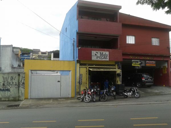 Vende-se prédio comercial