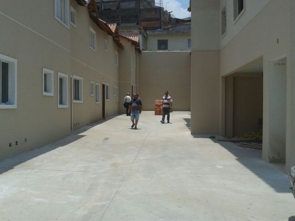 Vende-se Sobrados Novos